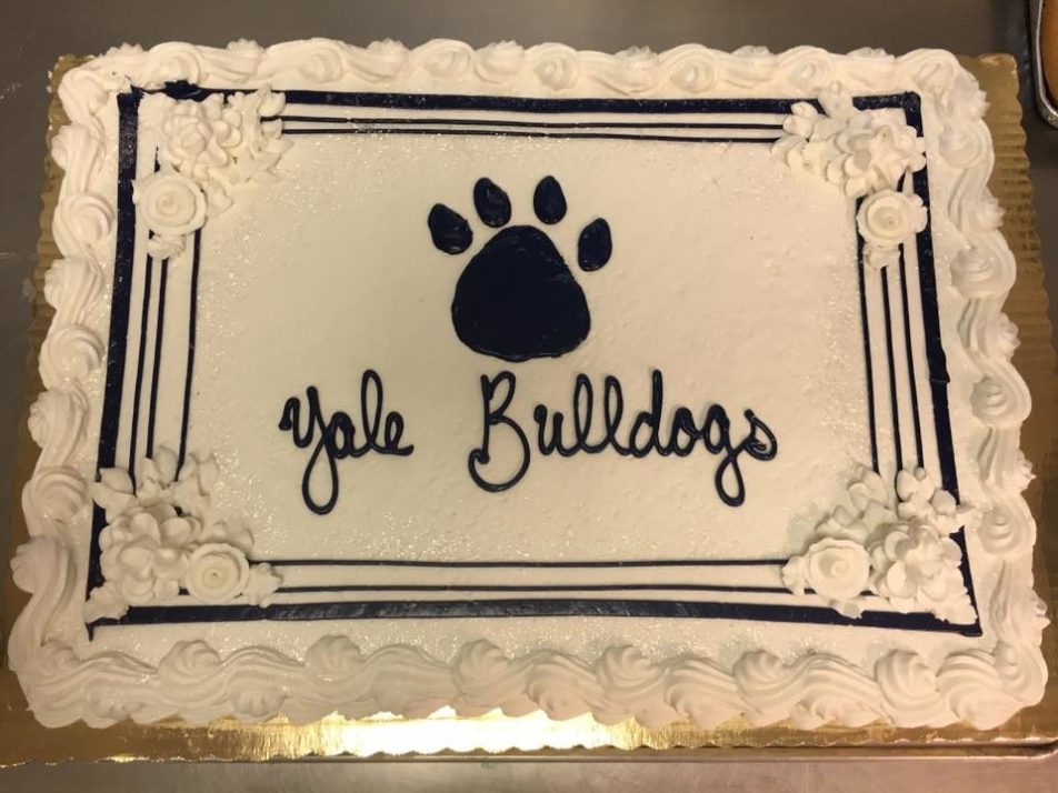 Yale Bulldogs Graduation Cake